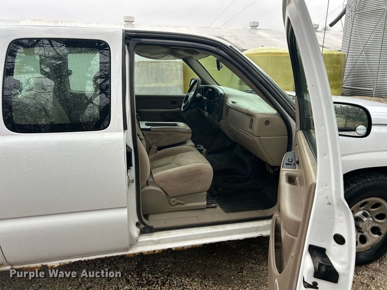 image for item EK2589 2006 Chevrolet Silverado 1500 Ext. Cab pickup truck