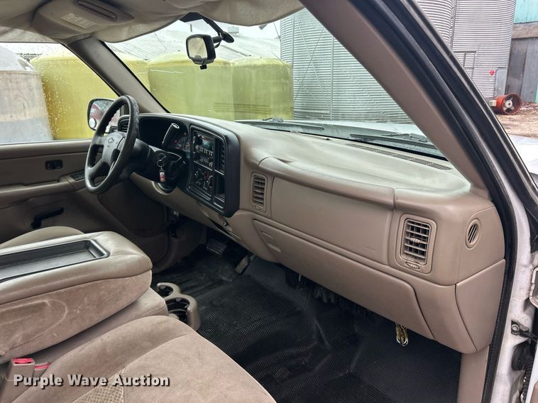 image for item EK2589 2006 Chevrolet Silverado 1500 Ext. Cab pickup truck