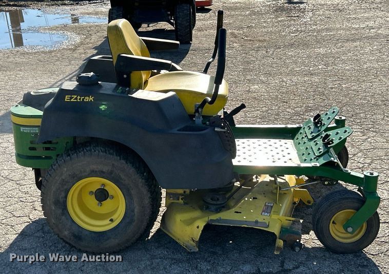 image for item EK2613 John Deere Z445 ZTR lawn mower