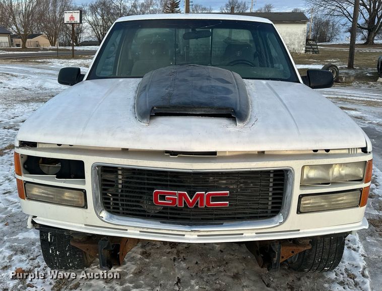 image for item EN5050 1992 GMC pickup truck