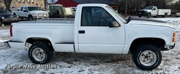 image for item EN5050 1992 GMC pickup truck