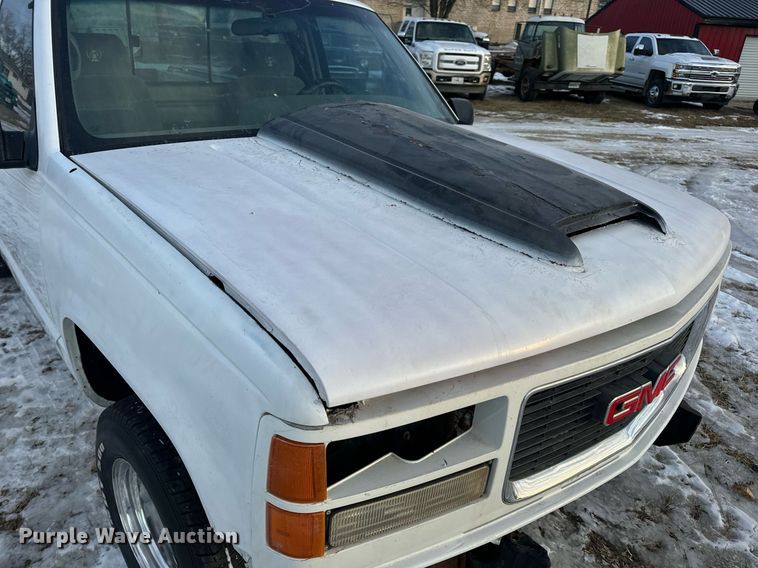 image for item EN5050 1992 GMC pickup truck