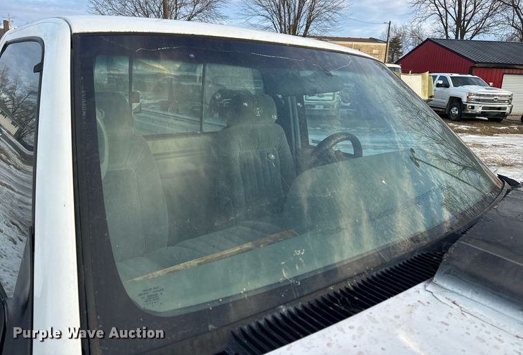 image for item EN5050 1992 GMC pickup truck