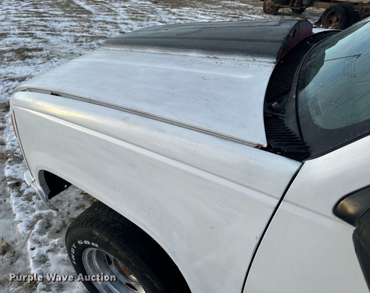 image for item EN5050 1992 GMC pickup truck