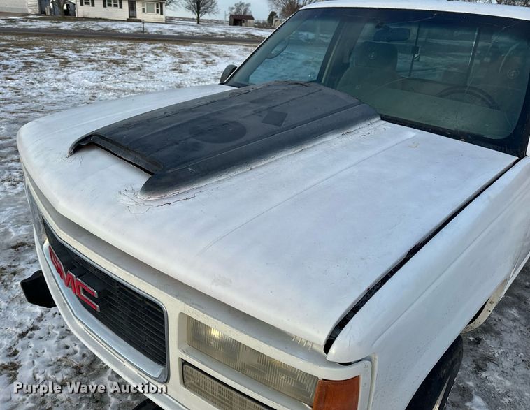 image for item EN5050 1992 GMC pickup truck