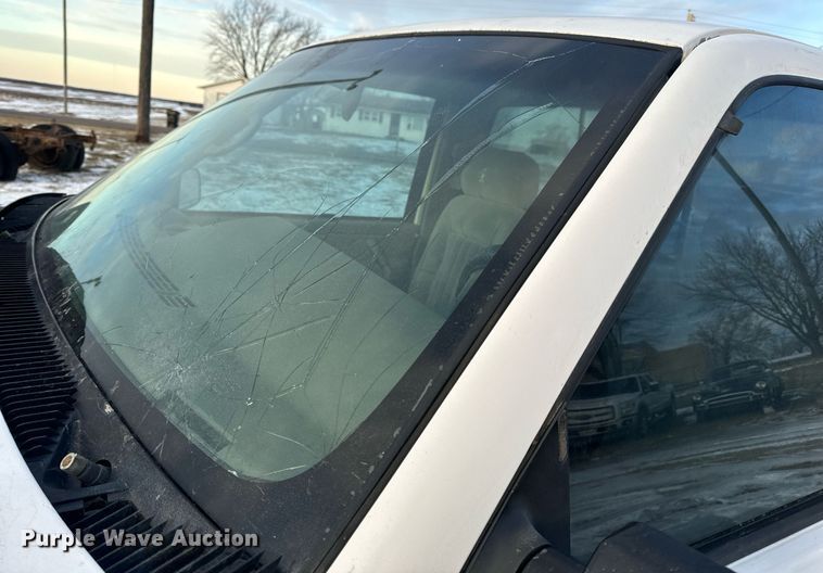 image for item EN5050 1992 GMC pickup truck