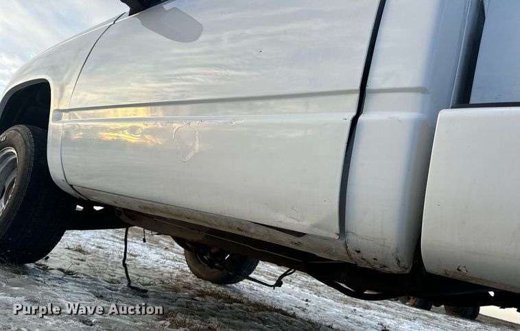 image for item EN5050 1992 GMC pickup truck