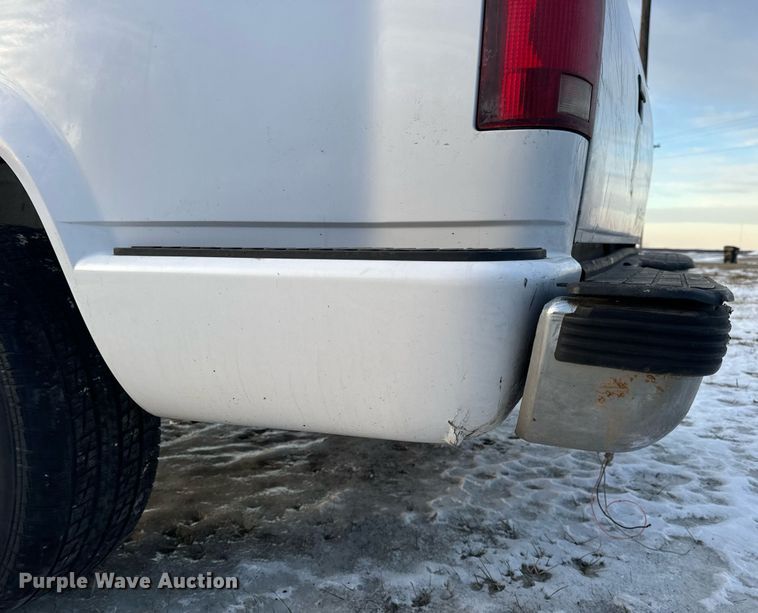 image for item EN5050 1992 GMC pickup truck