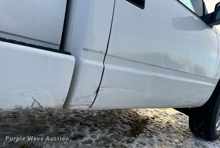 image for item EN5050 1992 GMC pickup truck