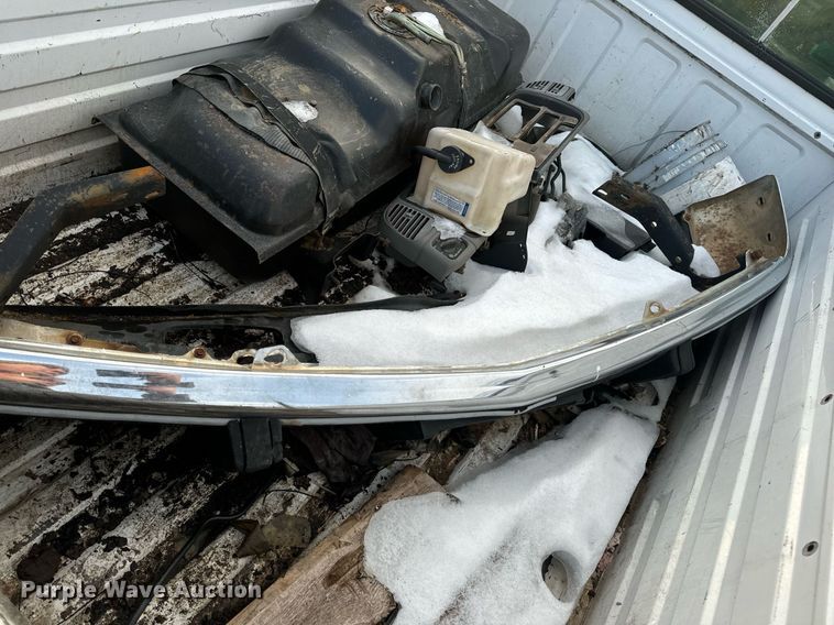 image for item EN5050 1992 GMC pickup truck