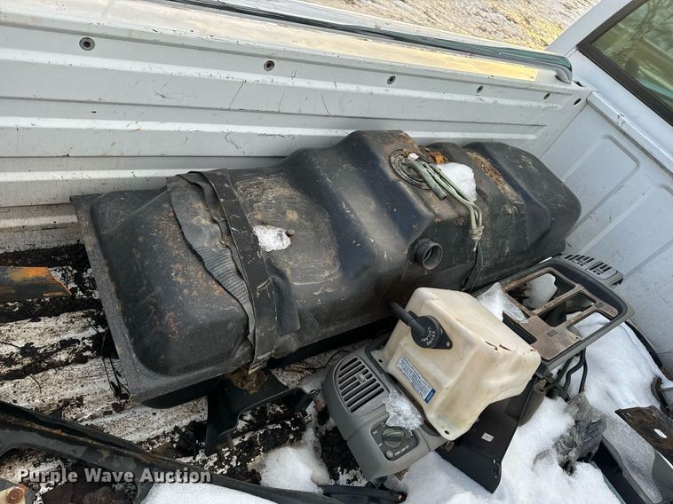 image for item EN5050 1992 GMC pickup truck