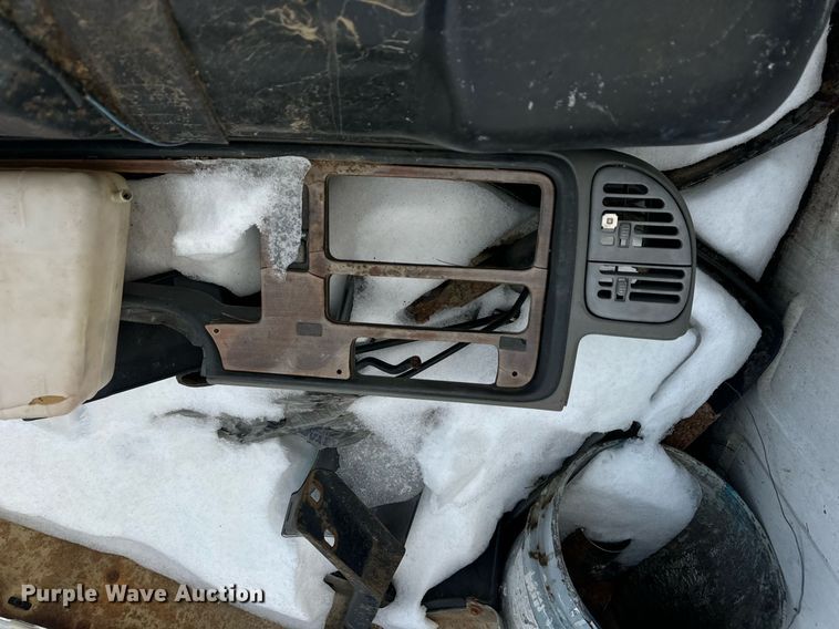 image for item EN5050 1992 GMC pickup truck