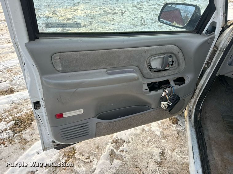 image for item EN5050 1992 GMC pickup truck