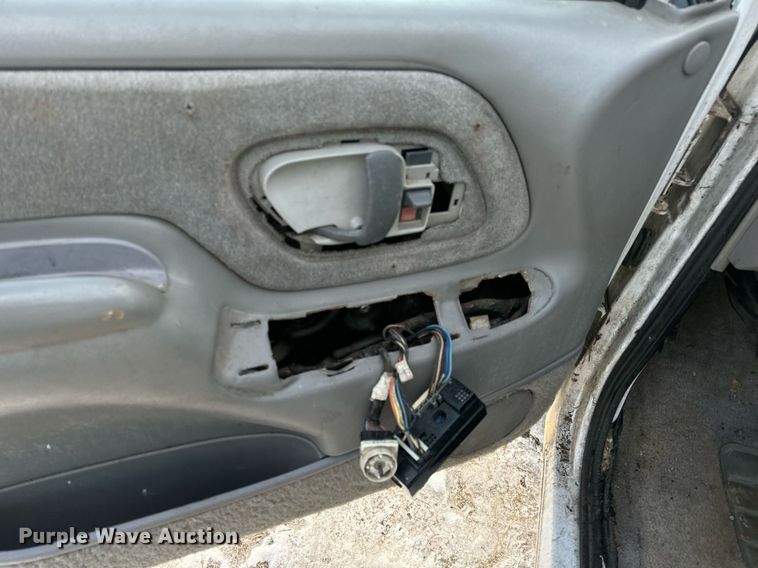 image for item EN5050 1992 GMC pickup truck