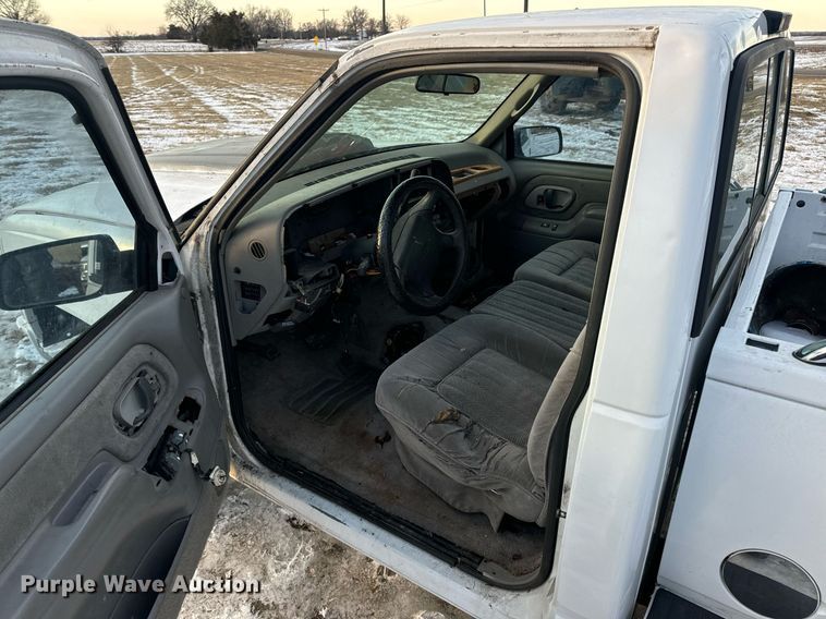 image for item EN5050 1992 GMC pickup truck