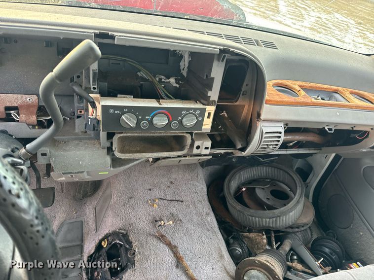 image for item EN5050 1992 GMC pickup truck