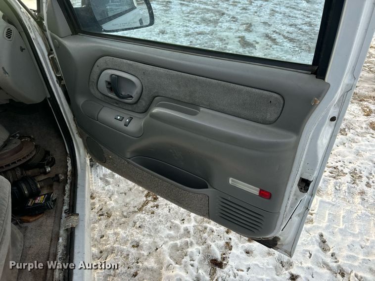 image for item EN5050 1992 GMC pickup truck