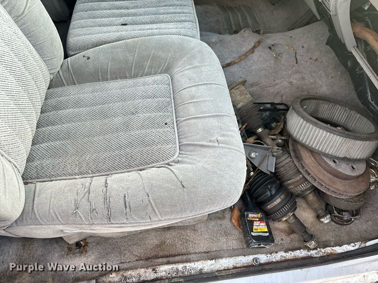 image for item EN5050 1992 GMC pickup truck