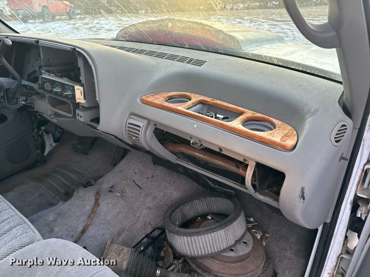 image for item EN5050 1992 GMC pickup truck