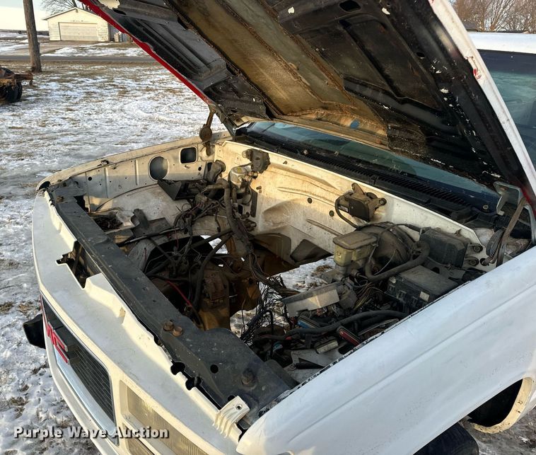 image for item EN5050 1992 GMC pickup truck