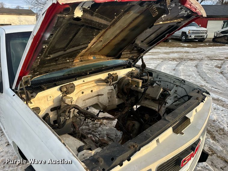 image for item EN5050 1992 GMC pickup truck