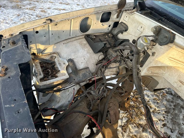 image for item EN5050 1992 GMC pickup truck