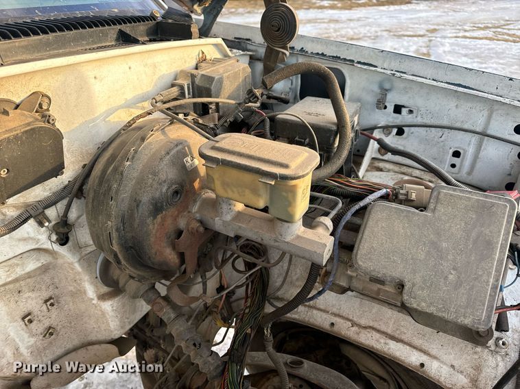 image for item EN5050 1992 GMC pickup truck