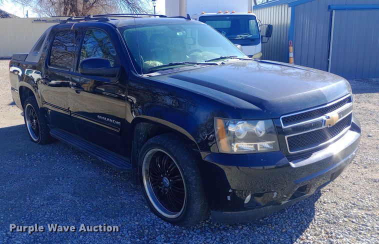 image for item EO0548 2012 Chevrolet  Avalanche Crew Cab pickup truck