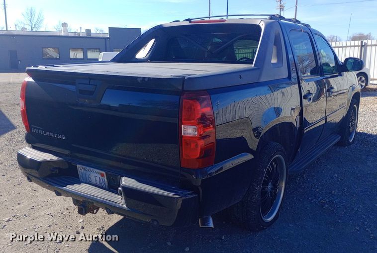 image for item EO0548 2012 Chevrolet  Avalanche Crew Cab pickup truck