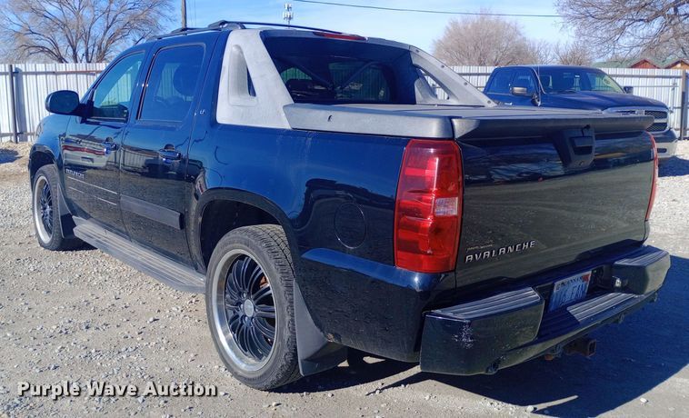 image for item EO0548 2012 Chevrolet  Avalanche Crew Cab pickup truck