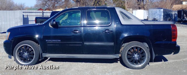 image for item EO0548 2012 Chevrolet  Avalanche Crew Cab pickup truck