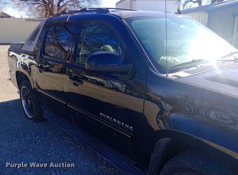 image for item EO0548 2012 Chevrolet  Avalanche Crew Cab pickup truck