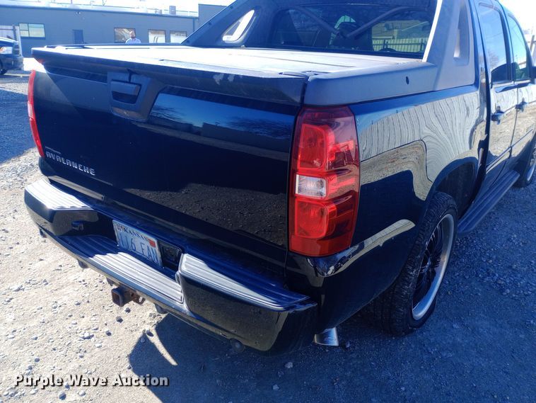 image for item EO0548 2012 Chevrolet  Avalanche Crew Cab pickup truck