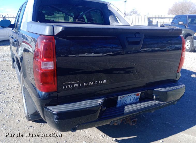 image for item EO0548 2012 Chevrolet  Avalanche Crew Cab pickup truck