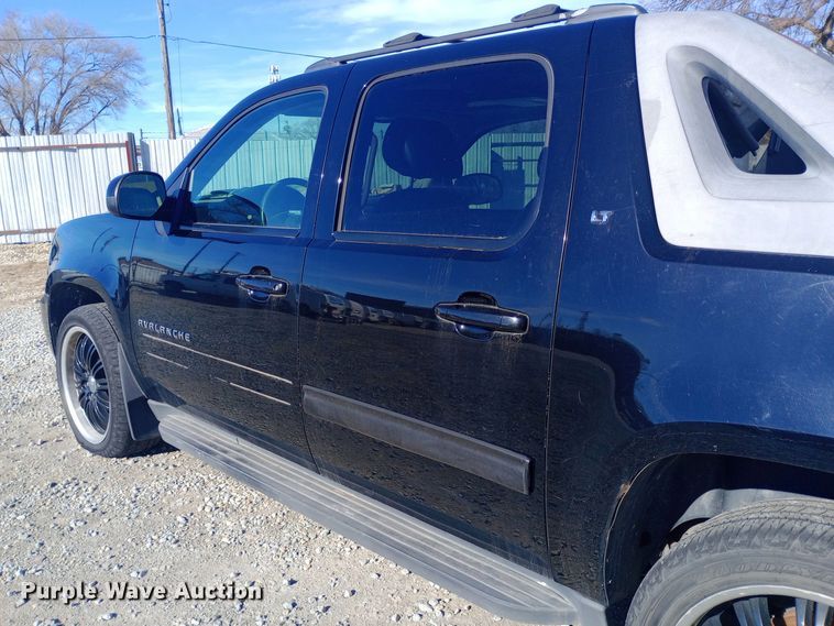 image for item EO0548 2012 Chevrolet  Avalanche Crew Cab pickup truck