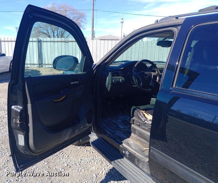 image for item EO0548 2012 Chevrolet  Avalanche Crew Cab pickup truck