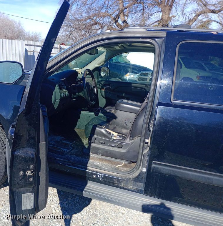 image for item EO0548 2012 Chevrolet  Avalanche Crew Cab pickup truck