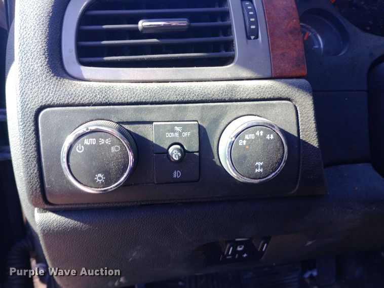 image for item EO0548 2012 Chevrolet  Avalanche Crew Cab pickup truck