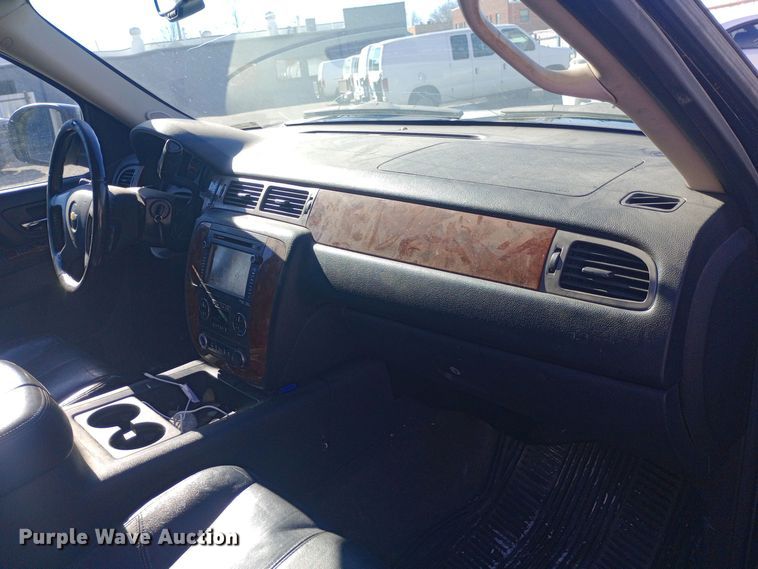 image for item EO0548 2012 Chevrolet  Avalanche Crew Cab pickup truck