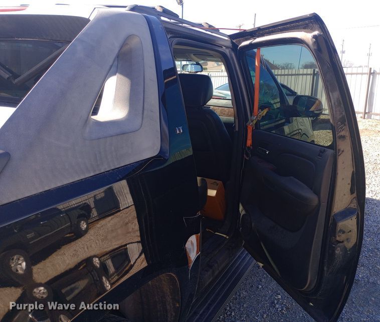 image for item EO0548 2012 Chevrolet  Avalanche Crew Cab pickup truck