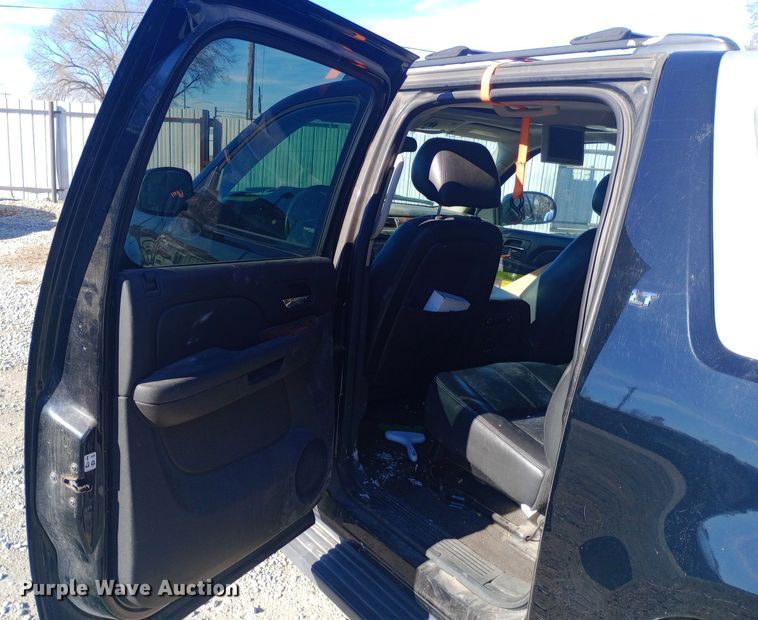 image for item EO0548 2012 Chevrolet  Avalanche Crew Cab pickup truck