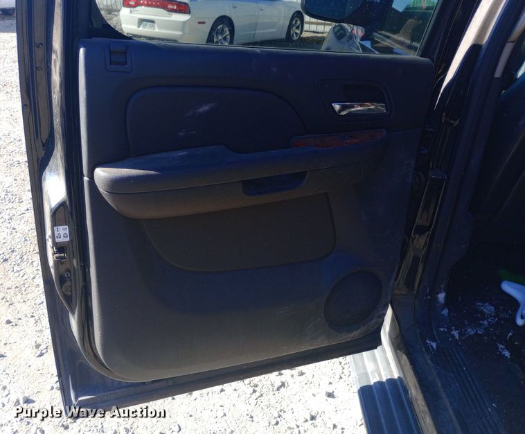 image for item EO0548 2012 Chevrolet  Avalanche Crew Cab pickup truck