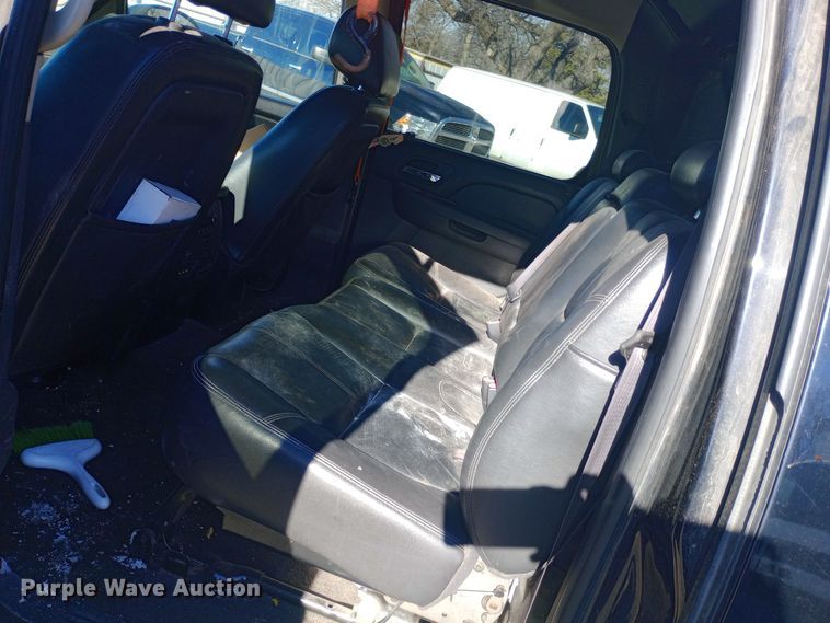 image for item EO0548 2012 Chevrolet  Avalanche Crew Cab pickup truck