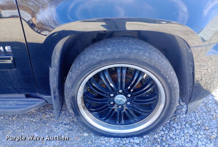 image for item EO0548 2012 Chevrolet  Avalanche Crew Cab pickup truck