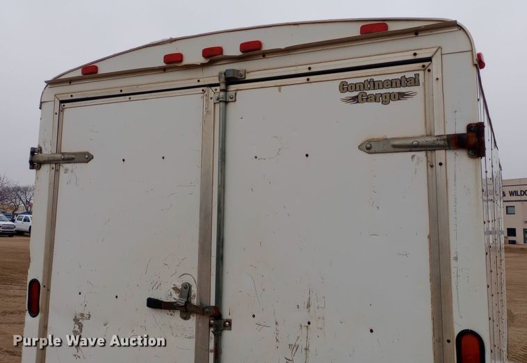 image for item EO0553 2009 Forest River Express enclosed cargo trailer