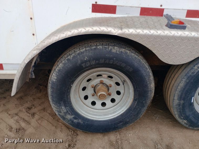 image for item EO0553 2009 Forest River Express enclosed cargo trailer