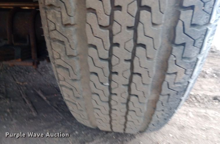 image for item EO0553 2009 Forest River Express enclosed cargo trailer