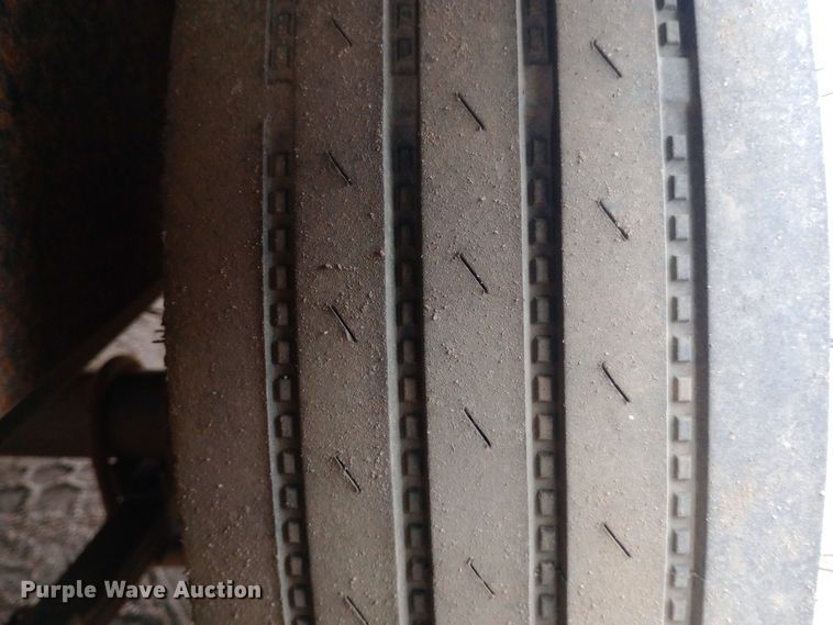 image for item EO0553 2009 Forest River Express enclosed cargo trailer