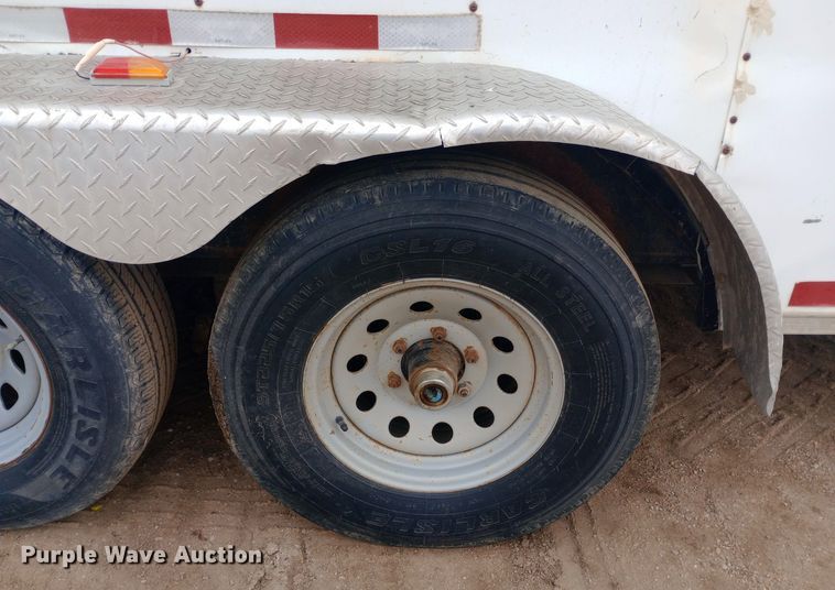 image for item EO0553 2009 Forest River Express enclosed cargo trailer