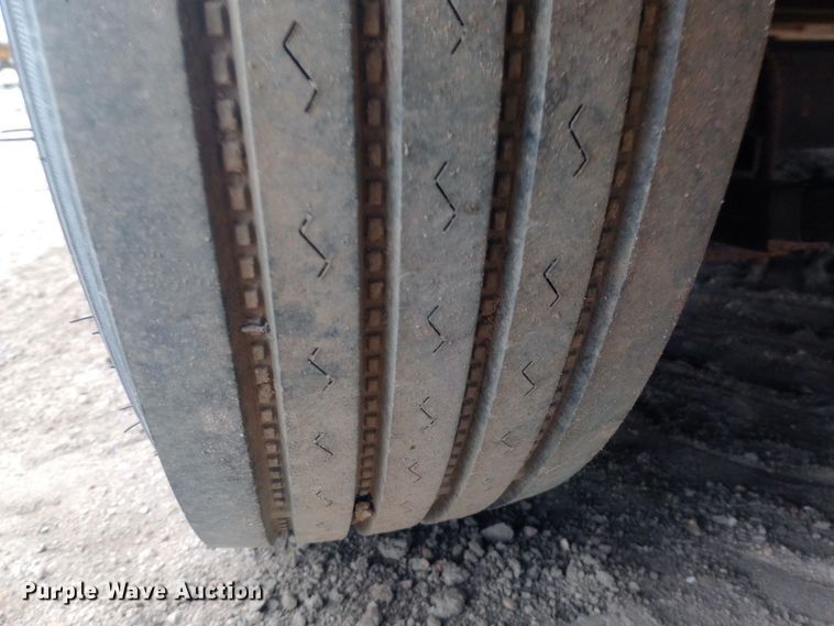 image for item EO0553 2009 Forest River Express enclosed cargo trailer